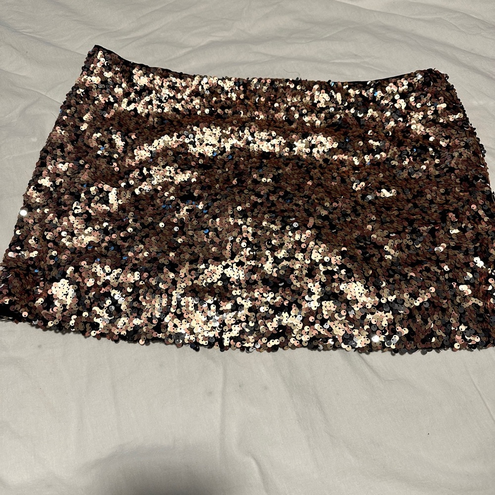 Free people sequin skirt. NWT. Size 8.